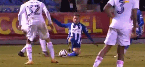 绿茵场上的百年世仇，皇马与巴萨，一场足球背后的政治战争