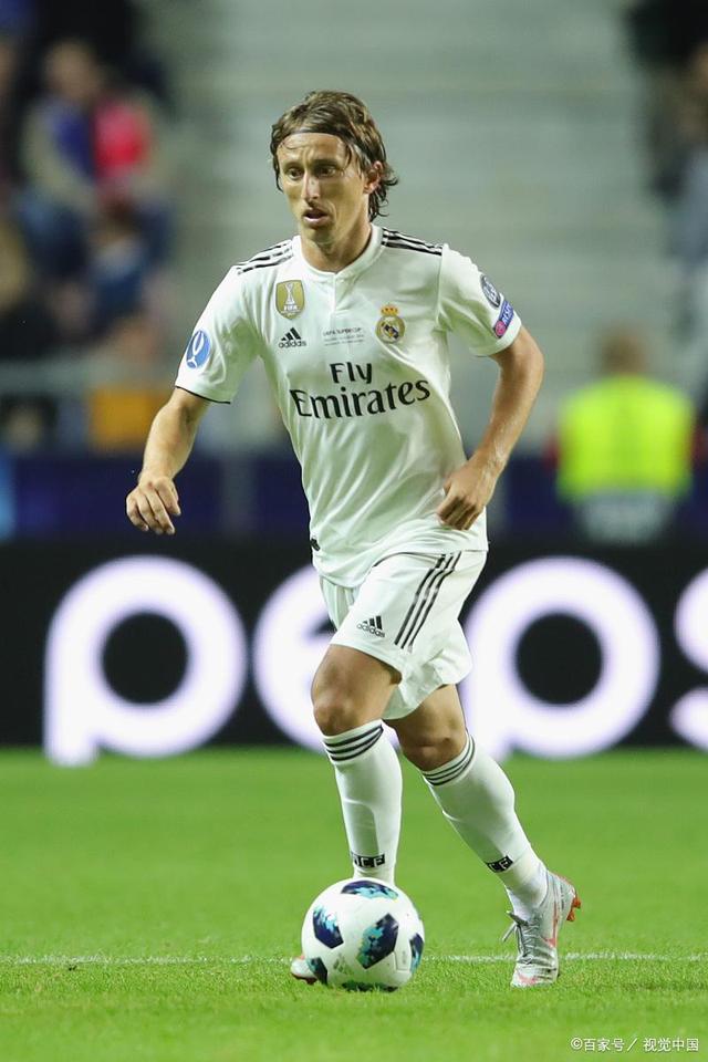 魏祥鑫：明年上半年会留在梅州踢球；希望能在欧塞尔踢出来